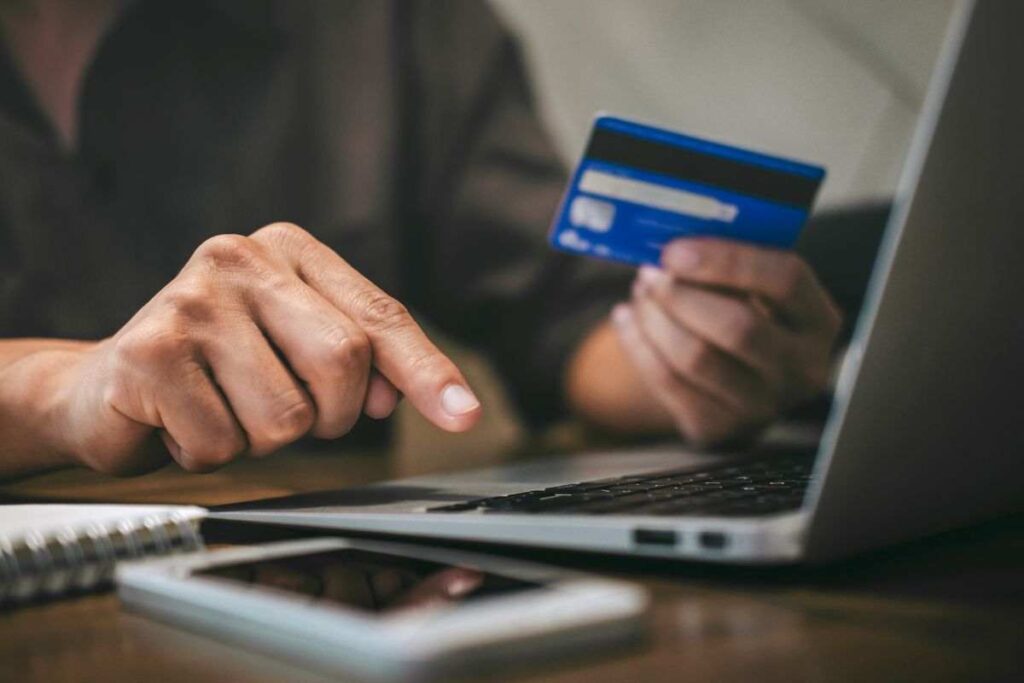 carte di credito: attenzione alle frodi, ecoc come proteggere il conto
