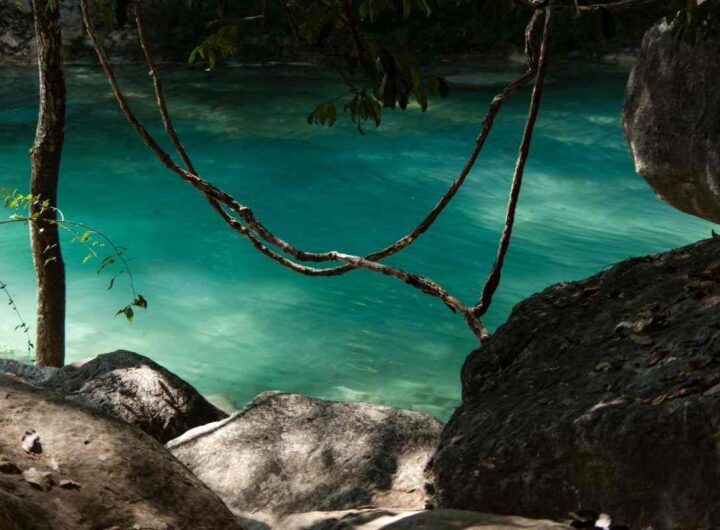 piscina naturale: scopri la più incredibile d'europa ad un passo dall'italia